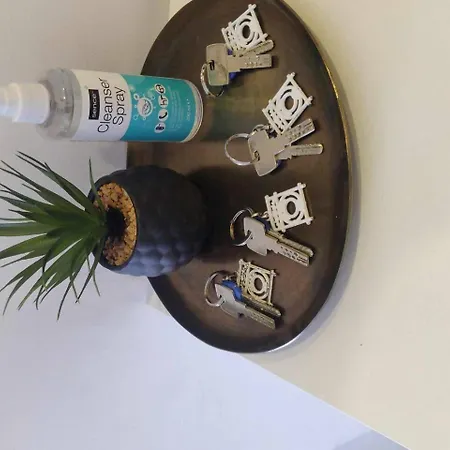 Easo Suits Family Friends Parking