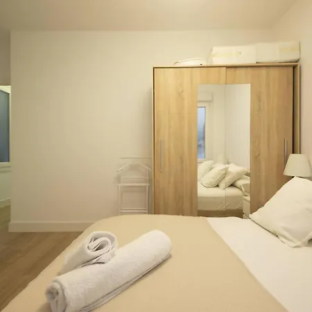 Easo Suits Family Friends Parking סן סבסטיאן