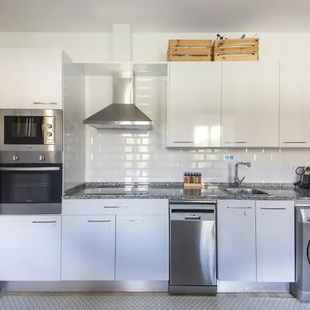 Easo Suits Family Friends Parking *