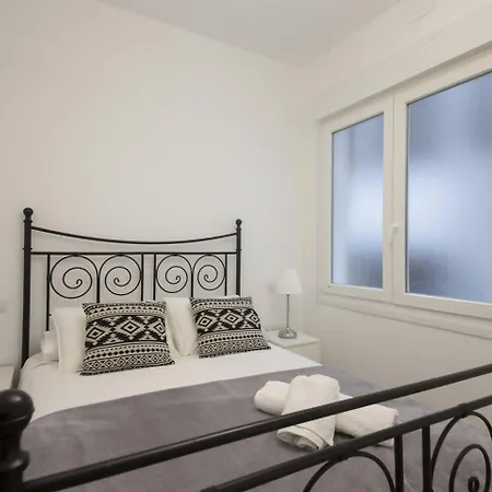 Easo Suits Family Friends Parking דירה