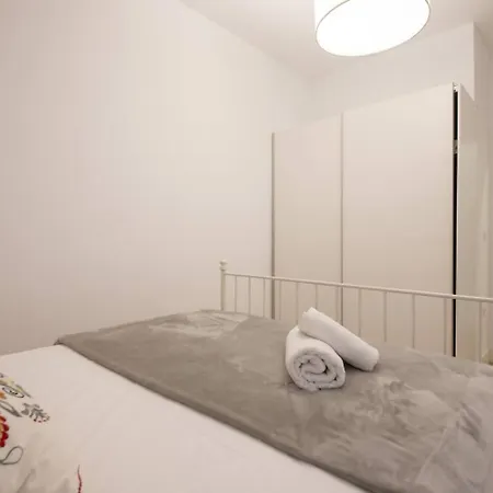 Easo Suits Family Friends Parking Apartment *