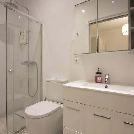 Easo Suits Family Friends Parking Apartment