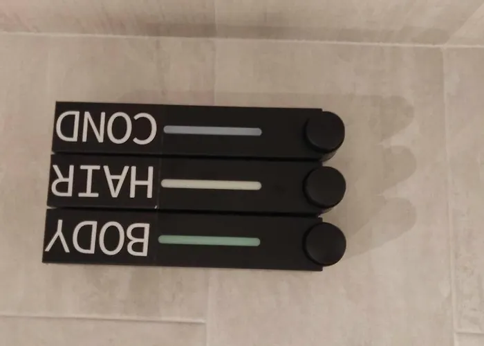 Easo Suits Family Friends + Parking Daire