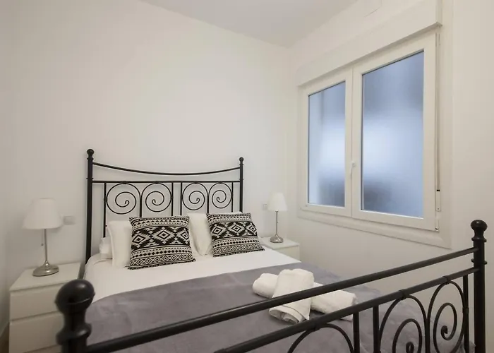 Easo Suits Family Friends + Parking 公寓